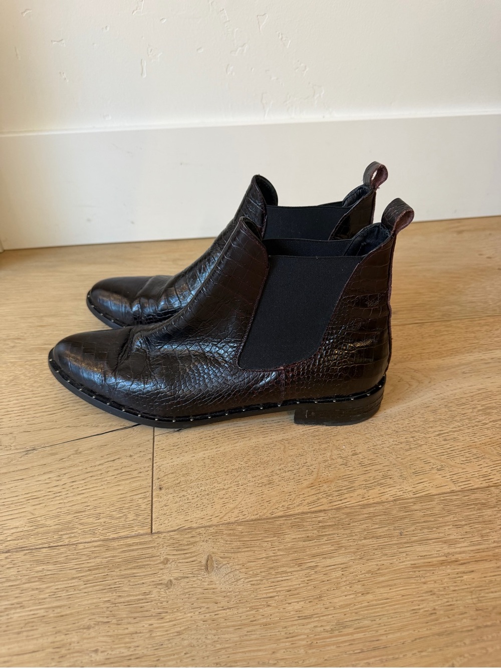 Freda Salvador Black Croc-Embossed Chelsea Booties